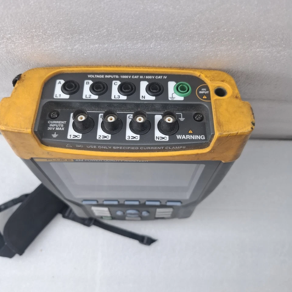 FLUKE 434 POWER QUALITY ANALYZER 1000V CAT III/600V CAT IV FLUKE 434 (As Is)